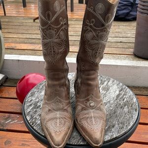 Destroy brown leather cowboy boots made in Spain.  Size 39, lovingly worn-